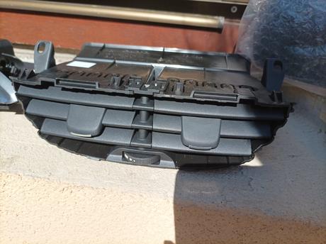 Náhradné diely do aut, 