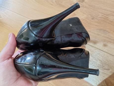 Cierne lakove lodicky, 36