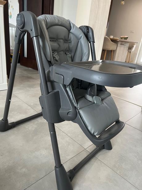 Jedálenská stolička -cam, cam