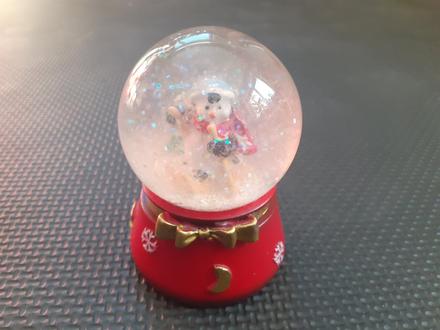 Sklenená snežná guľa snežítko svietiace, 