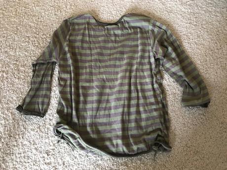 Pruhované triko, 122