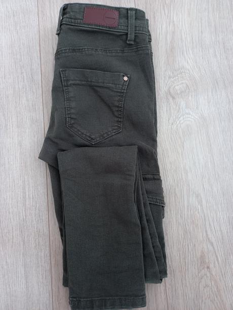 Khaki nohavice, c&a,34