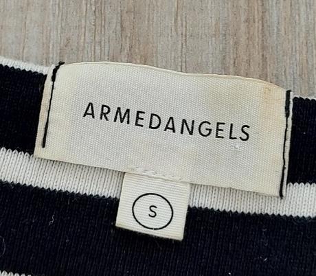 Pásikavé pletené šaty, s