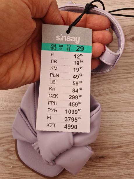 Sandálky, sinsay,29