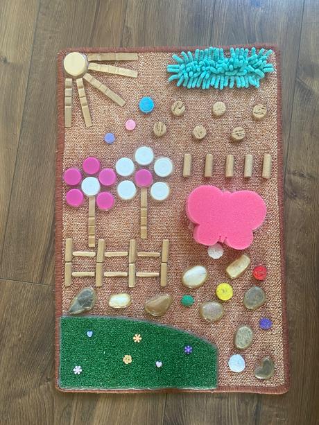 Senzorický koberček proti plochým nôžkam,