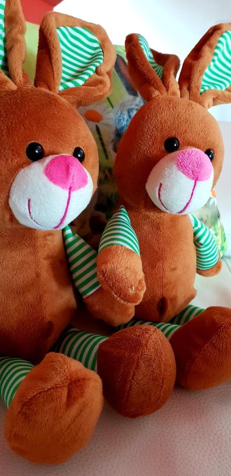 Velkonocny plysovy zajko,