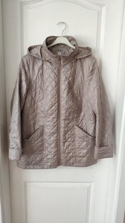 Prechodná bunda, 44