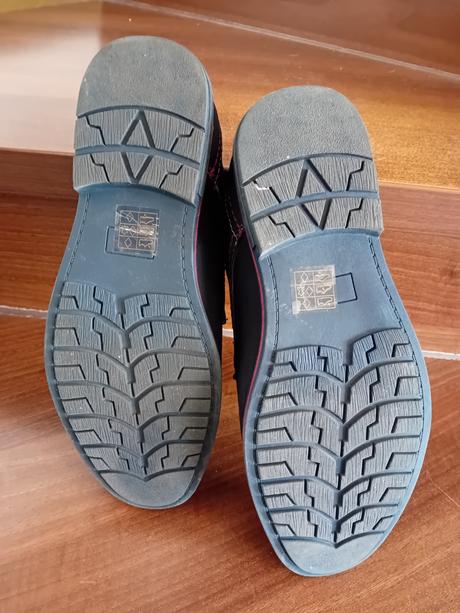 Spoločenské topánky, 39