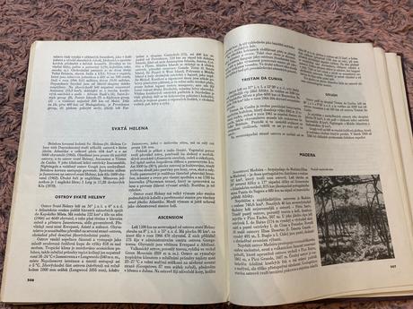 Krásna stará retro kniha zeměpis světa afrika 1971,