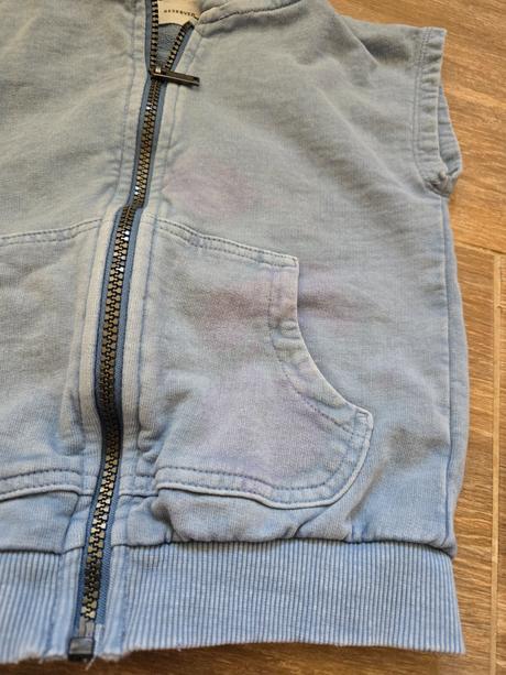 Vesta č.98, reserved,98