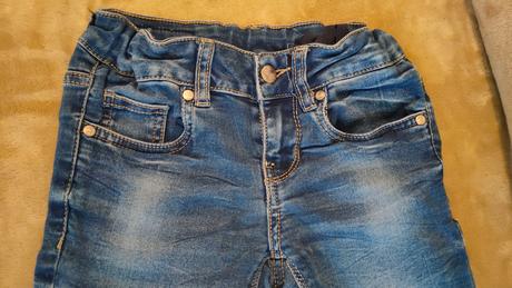 Pohodlné rifle, takko,134