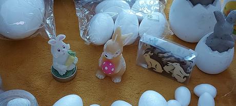 Veľkonočké zajace, polystyrenové vajíčka,sviečky, 