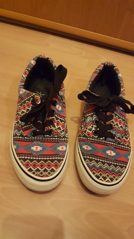 Farebné tenisky, 37