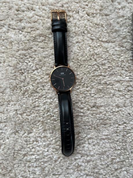 Dámske hodinky daniel wellington,