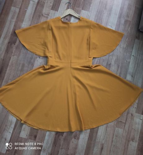 Horčicove šaty, 38