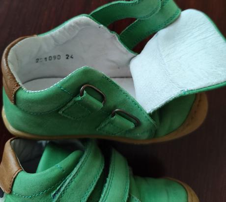 Celokožené topánky, 24