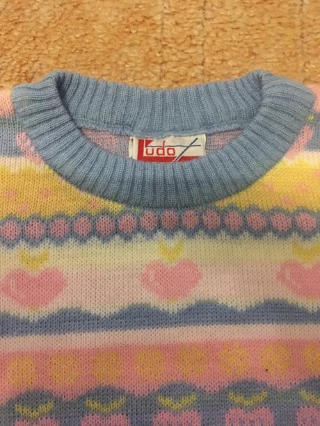 Pletený pulovrik so srdiečkami, 110