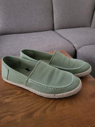 Pohodlné nasúvačky, 38