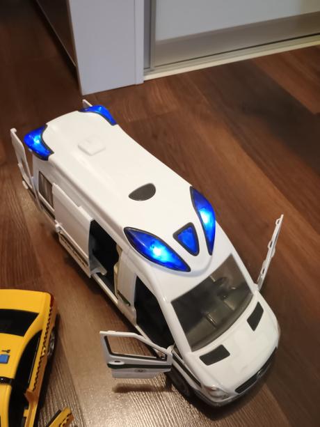 Autá policajné,taxík,formula, 