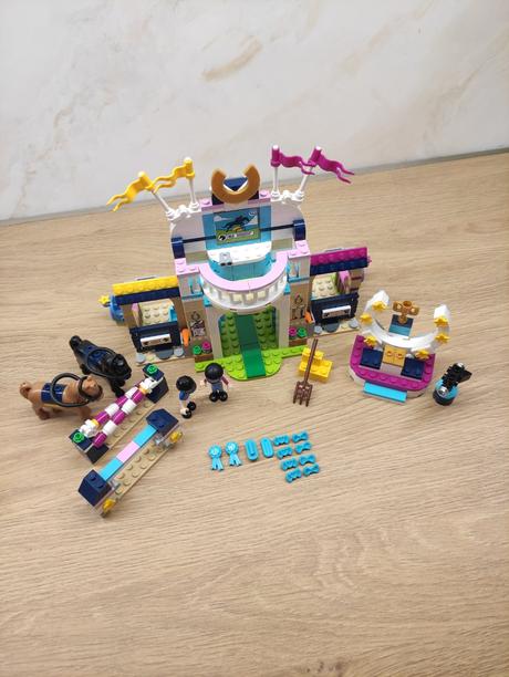 Lego friends stephaniina parkurova draha 41367,