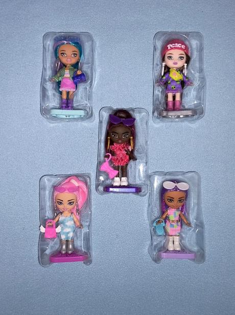 Barbie extra mini minis,