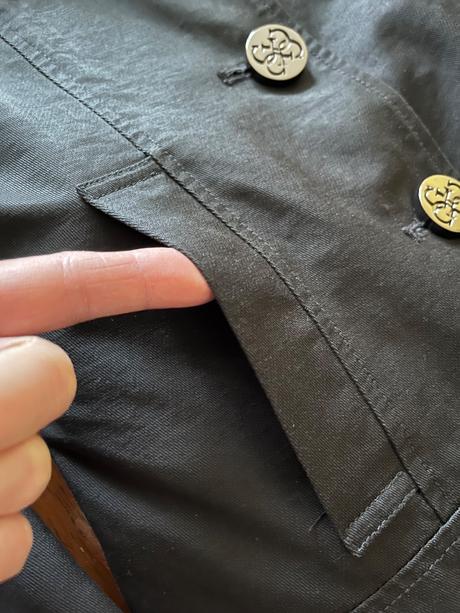 Elegantný kabátik/trenčkot guess, guess,xs