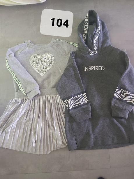 Dievčenské svetríky, 104