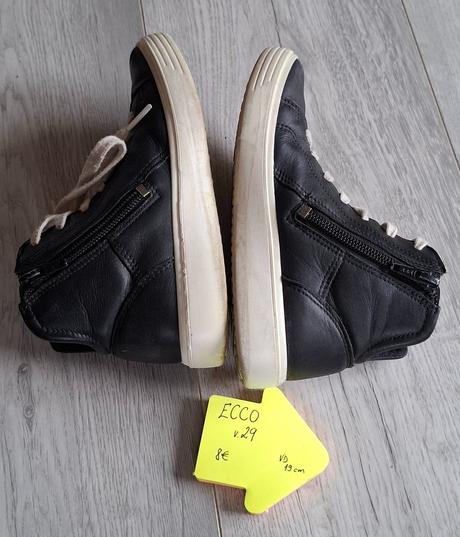 Ecco členkové, ecco,29