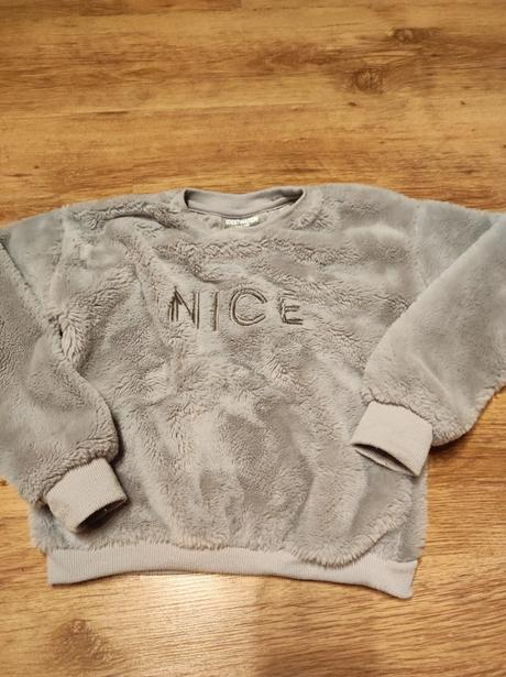 Chlpatá mikina., 134