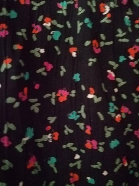 Šaty s potlačou, 38