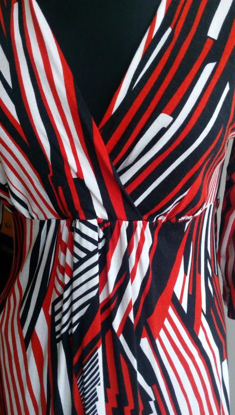 Top s asymetrickym vzorom zn. debenhans, 42