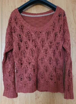 Pleteny dierkovany pulover volny strih, m