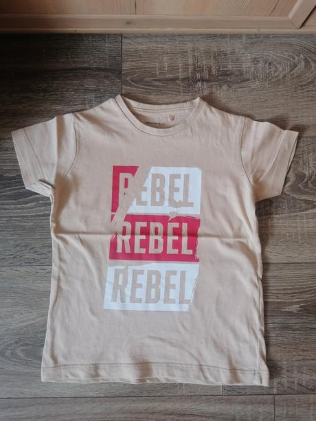 Tričko s nápisom rebel 110, gate,110