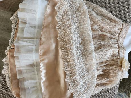 Krásne šaty aj na svadbu či vianoce s čipkami, 128