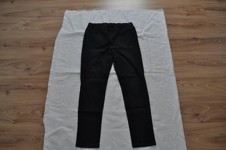 Dlhé čierne nohavice, 44