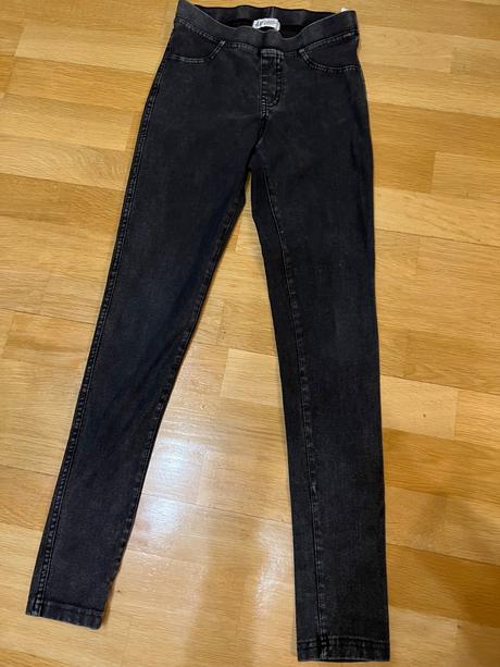Džegíny, h&m,152