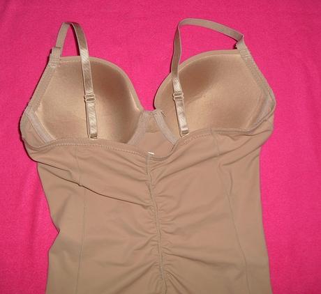 Stahujuce telove body, s