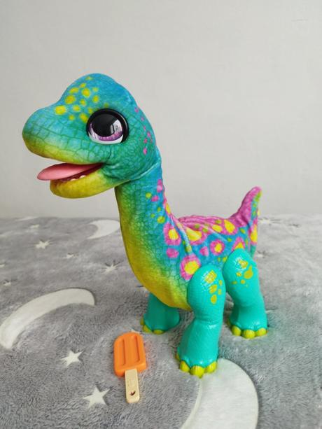 Furreal friends brontosaurus, 