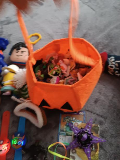 Mix hračiek a drobností, 