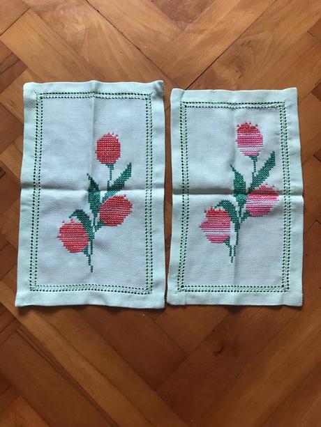 2 vyšívané obrúsky - tulipány - set, 