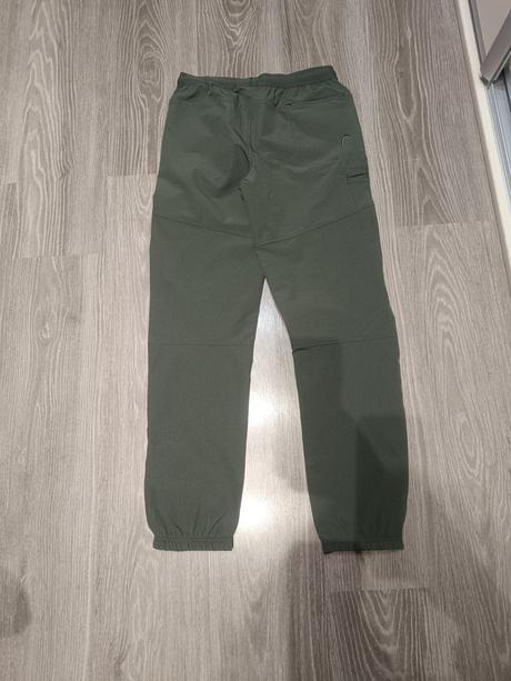 Športové nohavice, 164