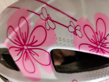 Dievčenská cyklistická prilba, 