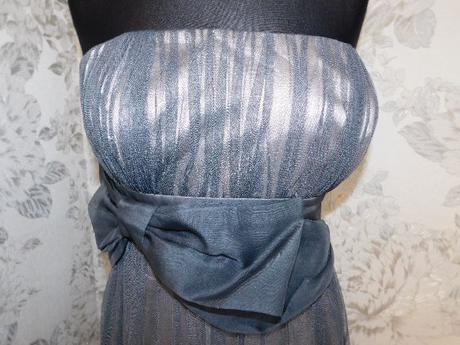 Luxusne slavnostne saty, 44