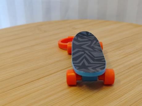 Zberateľský happy meal skateboard hot wheels 2023, 