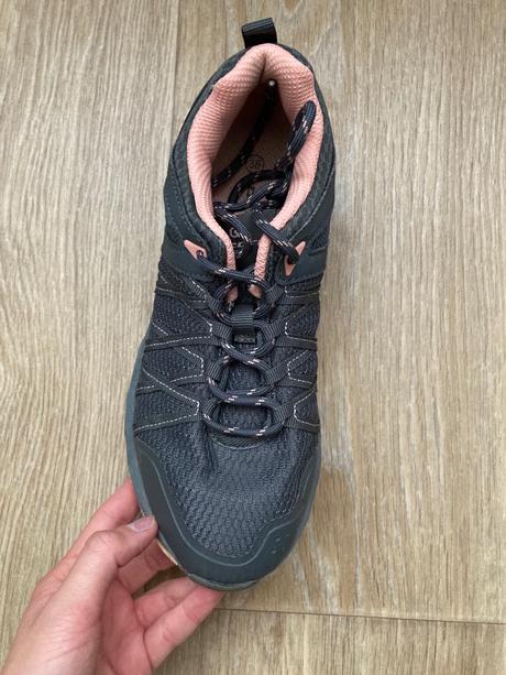 Turisticke topanky, 36