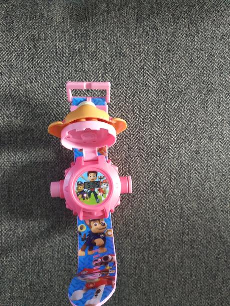 Sky premietacie hodinky, 