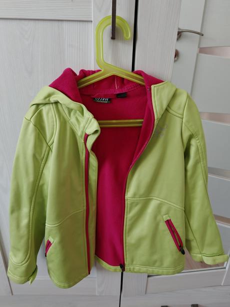 Softshellova bunda 116/122 sadne  top stav, crivit,116