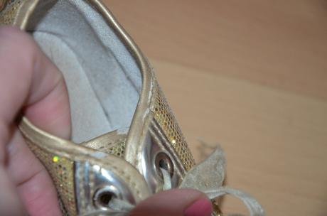 Zlate trblietkave topanky c 25, 25