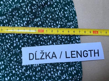 Tmavozelené šaty s kvetinkami xs, xs