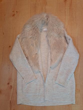 Sveter s kozusinkou v.122, f&f,122